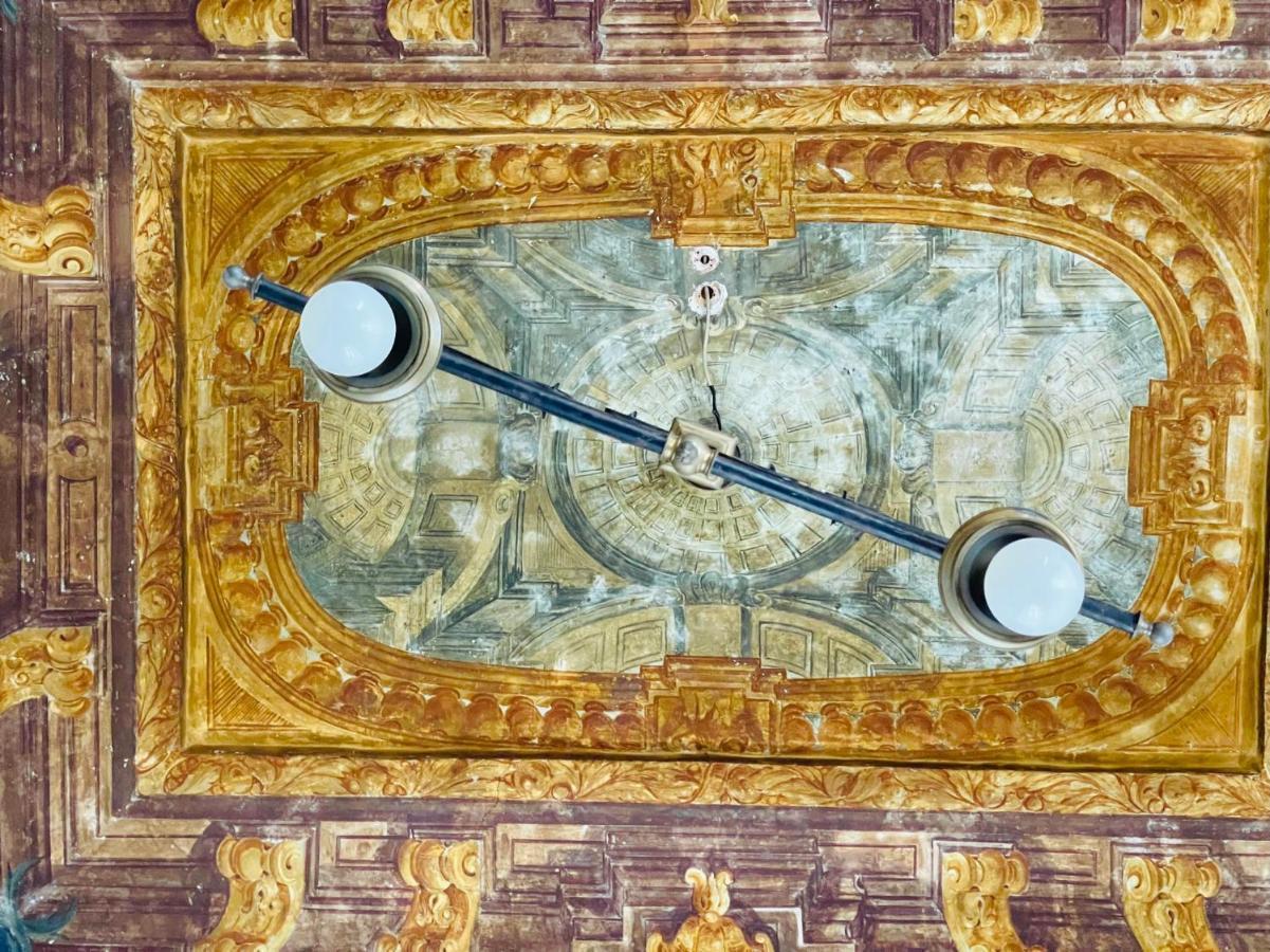 Sul Teatro San Carlo Napels